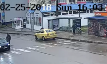 Агресия в Казанлък: Нападение с тръба на кръстовище заради засечка на пътя (ВИДЕО)
