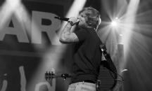 Ед Шийран е на първо място по продажби на албуми през 2017 г.