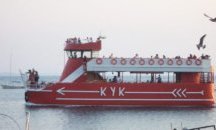 Извадиха атракционния кораб "Кук", потънал в Черно море