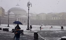 Неапол с невиждан сняг от 1956 година (ВИДЕО)