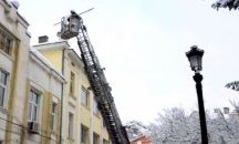 Започнаха проверки за ледени висулки в Пловдив