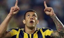Наказаха нападател на "Фенербахче" заради неприличен жест
