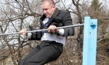 Президентът демонстрира супер физическа форма (СНИМКИ)