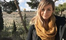 „Златната ябълка“ с гласа на Поли Генова