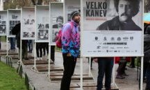 Откриха изложба "Велко Кънев: Разгневени монолози" пред Народния театър