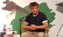 Критиците охулиха дебютния роман на Шон Пен