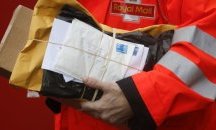 Британската кралица не позволи лика й да се ползва за пощенски търговски знак