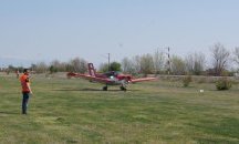 Студенти пускат във въздуха дронове край Граф Игнатиево