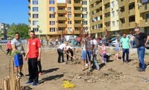 Над 30 дръвчета засадиха в „Тракия“ в Деня на Земята