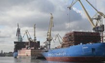 Пуснаха руската плаваща АЕЦ по вода