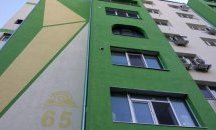Блок в Бургас протече половин година след санирането