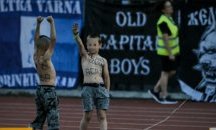 Открити са родителите на децата с изрисувани свастики по телата