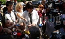 Нинова направи първото дарение от заплата си за деца с увреждания