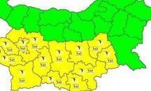 Жълт код за обилни валежи и гръмотевици в 13 области