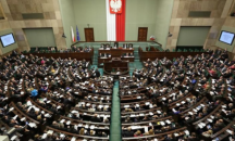 Полският сенат одобри намаляването на депутатските заплати с 20%