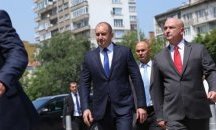 Румен Радев и Красимир Каракачанов посетиха пострадалия пилот във ВМА