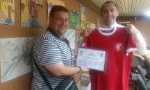 Пловдивски кмет получи тениска на ''Ливърпул''