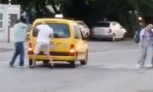 Колоездач нападна таксиметров шофьор на кръстовище в София