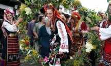 Празнуват Еньовден на Самоводската чаршия във Велико Търново