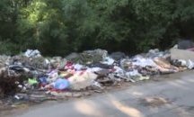 Улица в София се е превърнала в сметище (СНИМКИ)