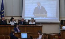 Депутатите проведоха дебати по вота на недоверие към кабинета