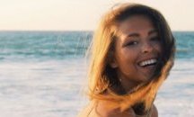 Моделка се снима гола пред Стената на плача