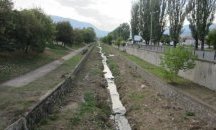 Зографисват гайтан, дълъг 2 км., край река Банщица в Кюстендил
