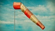 Ураганен вятър в Чехия остави 140 000 домакинства без ток