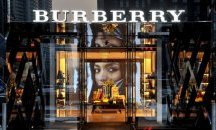 „Burberry“ изгорила продукция за милиони, за да не подбие цената ѝ