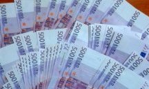 Близо 14 000 евро, укрити в лека кола, откриха на "Капитан Андреево"