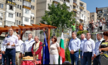 Цветанов откри реконструирани улици и междублокови пространства в Казанлък (СНИМКИ)