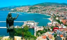 Пожар пламна в петзвезден хотел в турския курорт Кушадасъ