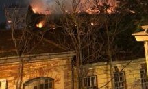 Комисия описва щетите в изгорелите "Царски конюшни"