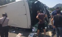 Двама души загинаха и тридесет бяха ранени при катастрофа в Анталия
