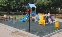 Поставиха нови люлки, катерушки, замъци в най-големия парк в пловдивския „Изгрев“