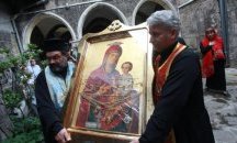 Тържествена литургия в храма "Света Петка" в София за украинска чудотворна икона