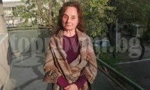 80-годишна студентка по психотерапия помага безвъзмездно на свои връстници