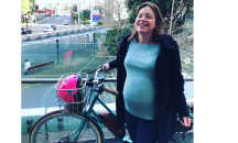 Новозеландската министърка, отишла с велосипед да ражда, вече има момченце 