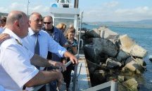 Борисов инспектира как ще се източва мазутът от потъналия кораб