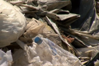 ЖП линията София-Перник е задръстена от боклуци