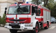 Пожар обхвана покрива на заведение в София
