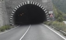Работник пострада при свличане на скална маса в новостроящия се тунел „Железница“
