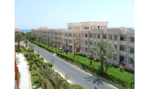 Евакуират гостите на хотел в Хургада, след като двама съпрузи починаха