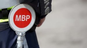 ТИР се обърна и блокира движението на пътя за село Казичене, шофьорът е пострадал сериозно
