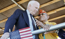 Почина сенаторът Джон Маккейн