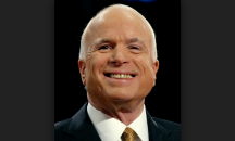 Погребват Джон Маккейн с държавни почести