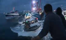 Моряци се замеряха с камъни от лодки в Ламанша