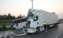 Камион удари автобус с руски туристи в Анталия, 13 души са ранени