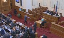 Отложиха гледането на Закона за пътищата заради липсващ доклад