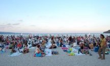 "Най-дългата вечеря на плажа" е тази вечер